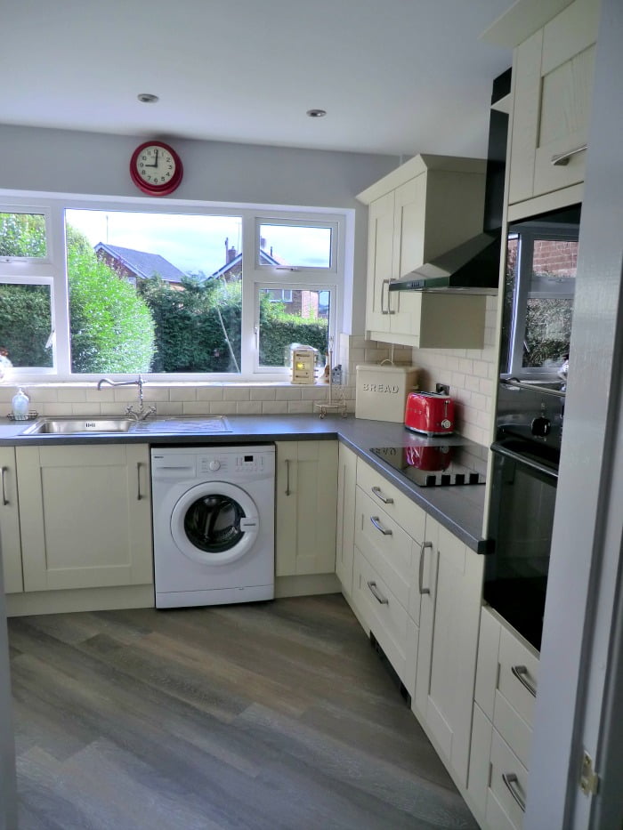 Solid Wood Painted Door In Shaker Style Cream Colour At