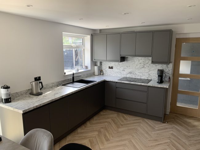 J pull Handleless Onyx Matt Grey kitchen